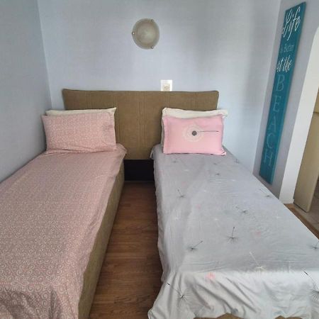 Apartment Bunjo'S Beach House Trogir Exterior photo